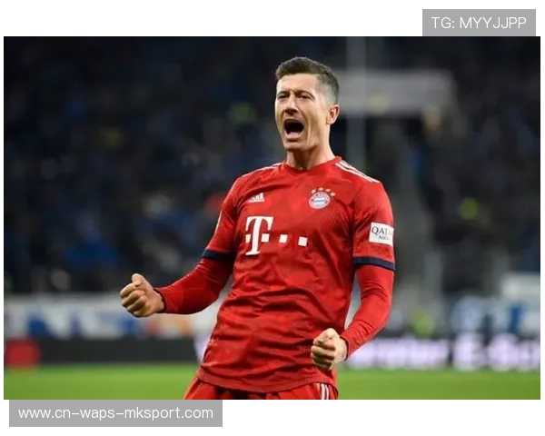 莱万近距离摆脱后高质量抽射，拜仁锋线不容小觑